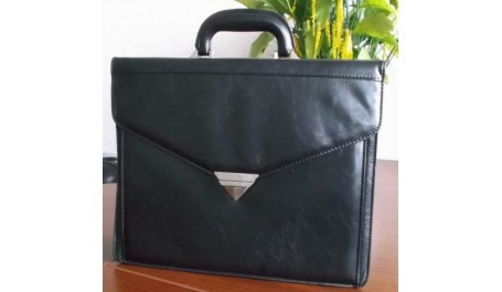 Portfelis Deniels 07.230.00 juodas, vyriškas, dirbtinė oda  0902-108